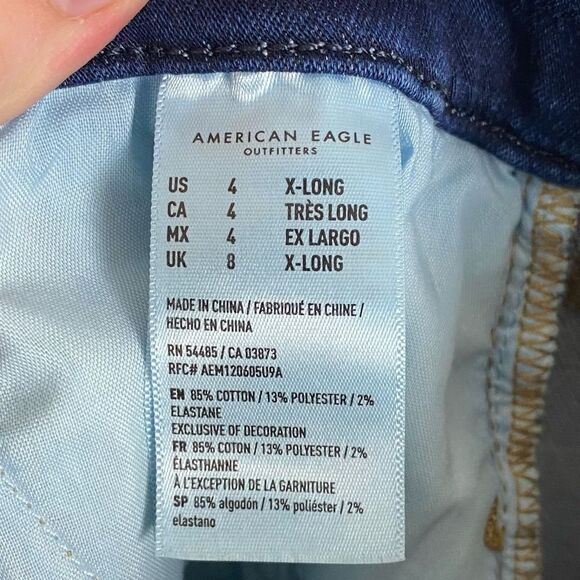 American Eagle | Distressed Curvy Hi Rise Jegging Size 4 (Extra Long) - Picture 10 of 10